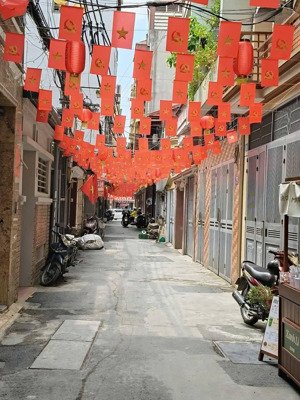 bán nhà ngõ oto phố lê thanh nghị, cách mặt phố 30m, giá hợp lý