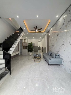 bán gấp nhà 1 trệt 1 lầu sổ riêng thổ cư 100%, ngay cuối đường huỳnh văn nghệ, tt 399tr nhận nhà ở