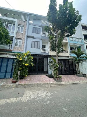 bán gấp căn nhà 3 tầng view công viên, vị trí cực đẹp, ngay đh văn lang, đặng thuỳ trâm, bình thạnh
