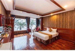cho thuê khách sạn bạch đằng view sông, cạnh chợ hàn vị trí vàng trung tâm tp. đà nẵng chỉ 100tr/th