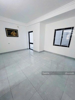 cho thuê nhà nguyên căn thạch bàn, long biên nhà mới gần ô tô 4 tầng , 3 pn giá 10 triệu / tháng
