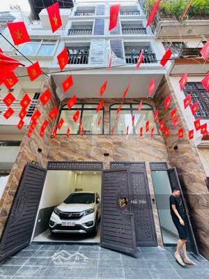 toà ccmn - dòng tiền 120tr/th - ô tô 7 chỗ vào nhà - 22 phòng kk - mặt tiền khủng - vị trí đẹp