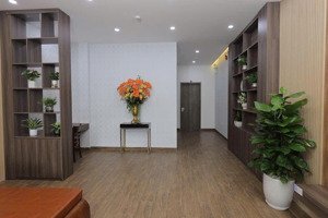 (ncc) cho thuê nhà 5pn có thang máy đường 10m5 gần hồ nghinh sát biển phạm văn đồng