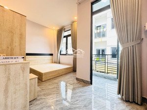 cho thuê phòng 1pn ban công q4 gần đh luật, đh nguyễn tất thành, cầu khánh hội