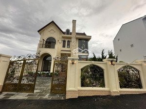 chính chủ gửi bán căn villa tâm huyết nằm trên phường langbiang mới - đà lạt