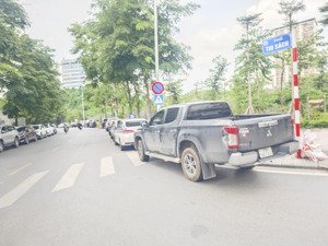 (hiếm) (xử lý bank) bán nhà mặt phố thi sách - phường phạm đình hổ, sầm uất, 108m2 x 4 tầng, 56 tỷ