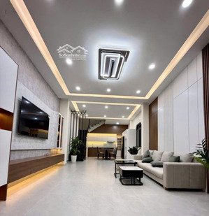 nhà mới 4 tầng, nguyễn trãi - đối diện đại học sài gòn, cách mt 2 căn, hẻm thông 4m, giá 9.5 tỷ