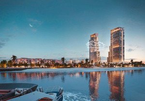 một bước chân chạm cát trên vịnh di sản