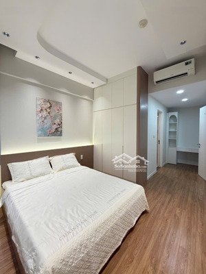 sẵn sổ bán nhanh căn góc 2pn view trực diện sông masteri giá chỉ 8,1xx bao hết thuế phí