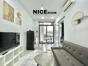 căn hộ 1pn bancol,máy giặt riêng-thang máy,hầm xe- ngay phan xích long,ngã 4 phú nhuận,sun village
