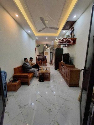 bán nhà 5 tầng 32m2, hơn 3,4 tỷ , rẻ nhất hà đông