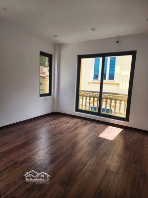 chính chủ bán căn nhà 6 tầng trục chính kinh doanh, lô góc, thang máy