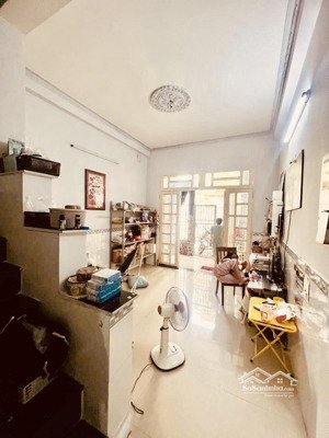 nhà chính chủ cần bán giám giá 300 triệu-nhà 1 trệt 1 lầu, đ trần xuân soạn p tân hưng q7.