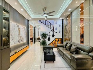 bán nhà trệt 1 lầu 2pn thạnh xuân 25 tặng nội thất