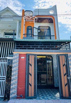 bán nhà đang cho thuê 2 năm tháng 8 triệu gần cầu vượt nguyễn văn linh giá 1 tỷ 485 sổ hồng riêng