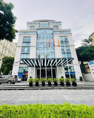 hot! vị trí siêu đẹp - cho thuê tòa nhà văn phòng tt cầu giấy. dt 300m2, mt 22m, xd 6 tầng +1 hầm