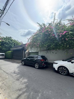 chỉ 14.5 tỷ, nhà ngay cụm an phú, khu bạch đông ôn, dt(5x21m). ctxd: hầm. trệt. lửng. 3 tầng.