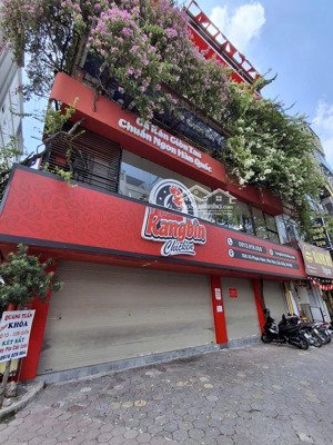 siêu phẩm lô góc! cho thuê nhà trung hòa vị trí đắc địa 150m2x3t, 2 mt 12m siêu rộng