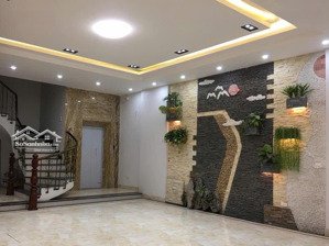 chính chủ cần bán gấp nhà việt hưng 5 tầng, mt 6m, vị trí kinh doanh, văn phòng, công viên, chợ