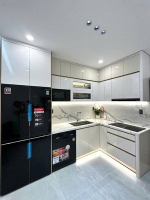 bán căn 2pn - 2wc. 48m2. mặt tiền ql13. cách ga metro 150m. ntcb. view sông sg, lh 