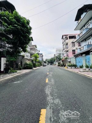 siêu phẩm nhà mặt tiền đường số gần aeon cao lỗ dtsd gần 300m2 6x20 giá chỉ 17.xtyr