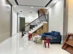 bán căn nhà khu biển sơn trà, tp đà nẵng, nhà 2 tầng mới kiến trúc hiện đại, dt đất: 107m2 3p.ngủ