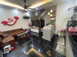 nhà đẹp âu cơ - 30m2 3tầng nhỉnh 3tỷ. mặt tiền 5m, full nội thất 3ngủ - ô tô đỗ sát cửa