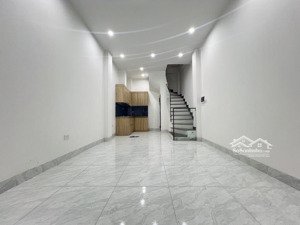 nhà đẹp sát phố ngọc thuỵ long biên 30m2 x 5t giá chỉ 7tỷ