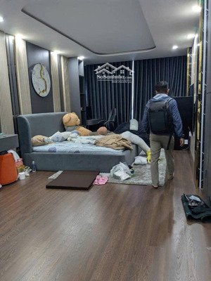 kẹt tiền cần bán nhanh căn nhà phạm văn bạch mới hoàn công