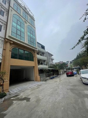 bán nhà phân lô ngọc thụy-6 tầng-mặt tiền 7m-gara 4 ôtô-full nội thất tiền tỷ đẹp đến ngỡ ngàng!