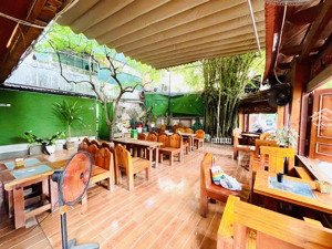 nhà mặt phố hoàng cầu, đống đa. view hồ, mt 4,8m, dt: 50m2, giá: 26,5 tỷ.