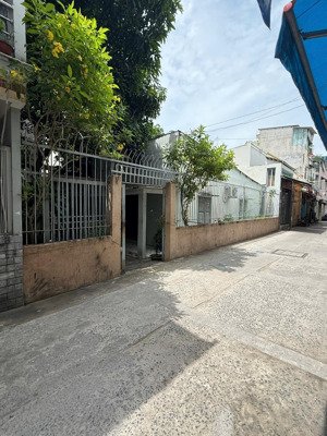 bán nhà mặt tiền lớn hẻm đoàn văn bơ