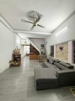 nhà vị trí đẹp hẻm ô tô trương thị hoa gần metro tân thới hiệp, q12 ,60m nhỉnh 4 tỷ .