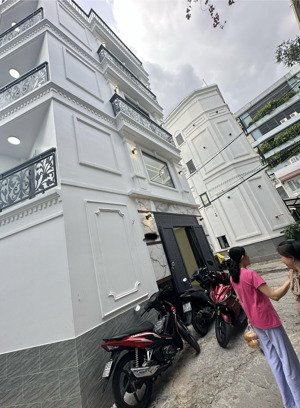 ô tô tránh - bình thạnh - ngang 7m - 5 tầng- gần phan xích long - giá chỉ 7.7tỷ