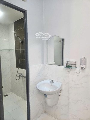 dt: 5.10 15m dt đất 64.4m.dt sàn 113.4m gồm 1 trệt 1 lầu1 sân thượng sàn btct, 2pn.1 phòng thờ .2wc