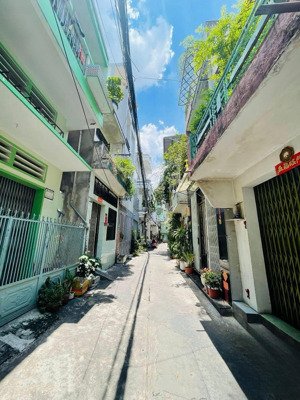 bán nhà riêng quận 11 - thái phiên-31m- 4 tầng-btct- đầy đủ công năng-chỉ 5 tỷ 9