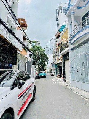 nhà đẹp 3 tầng, ngang 4m, hẻm xe tải, đoạn giữa chợ cầu và cầu tham lương, phường 15, tân bình
