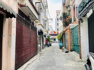 hơn 6 tỷ - thu nhập 30tr/th. tôi bán nhà trần quang diệu, q3 - 3.6x17m 5 phòng chdv cho thuê