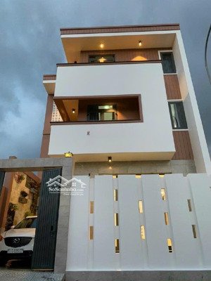 nhà đẹp 3 tấm -hẻm xe hơi thông -khu dân cư ven sông -nguyễn bình