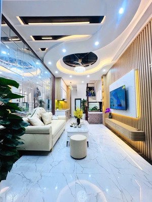 siêu phẩm lò đúc - nhà mới kính koong full nội thất, cách phố 30m chỉ hơn 7 tỷ