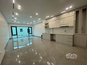 bán nhà phân lô phùng chí kiên 58m x 5tầng thang máy ngõ ô tô tránh kinh doanh 17 tỷ