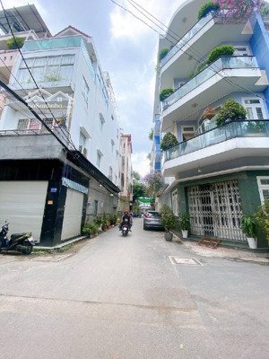 bán nhà riêng tại ni sư huỳnh liên, 9,7 tỷ, 60m2, 4pn, 4wc, 3 tầng, chính chủ