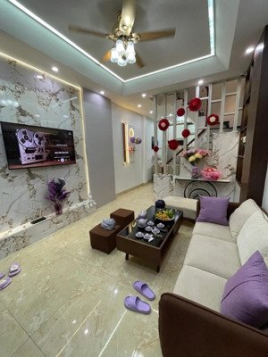 bán gấp nhà hai bà trưng - 4 tầng - mt 3.7m - full nội thất ở ngay - tiện ích ngập tràn