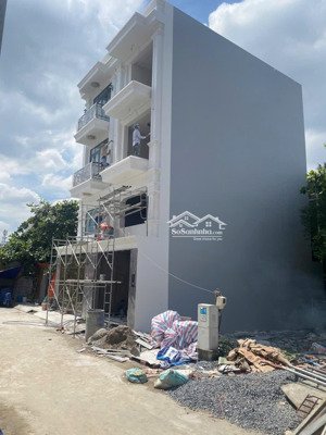 bán nhanh căn nhà 4tầng vừa hoàn thiện, đường nhựa 7m trước nhà, cách phạm văn đồng chỉ 300m
