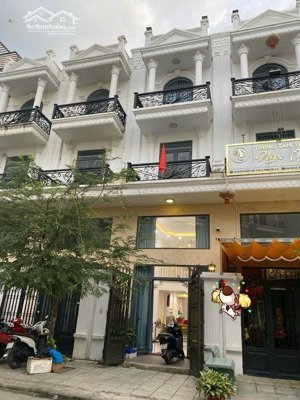 nhà 4 tầng ngã tư ga đường hà huy giáp phường thạnh lộc ,q12, dt 60 m2(4mx15m)7,2 tỷ.