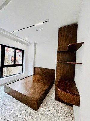 bán toà chdv mới đẹp đê la thành gần học viện ngân hàng_80m2_21.8 tỷ_lô góc_dòng $ 1 tỷ/năm đủ pccc