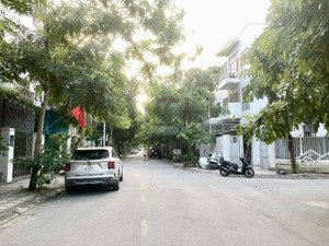 bán biệt thự xây thô kđt xuân phương - foresa - đường to vỉa hè rộng - diện tích 104m2