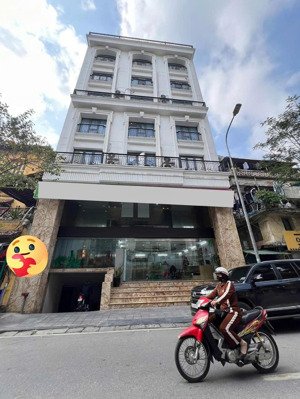 cc bán tòa văn phòng khu phân lô vỉa hè duy tân, cầu giấy dt 122m x 6 tầng, mặt tiền 6m, giá 46 tỷ