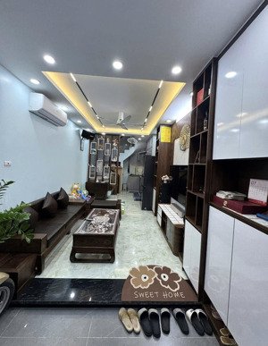 hơn 6 tỷ nhà lô góc, 40m oto- minh khai-33m2