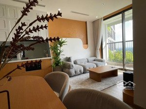 mời thuê căn hộ 2pn 2wc 60m2 đủ đồ view hồ thiên nga, toà landmark ecopark.hl ạ